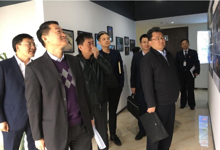集团党委书记、董事长任丁率队调研人生就是搏商贸事情