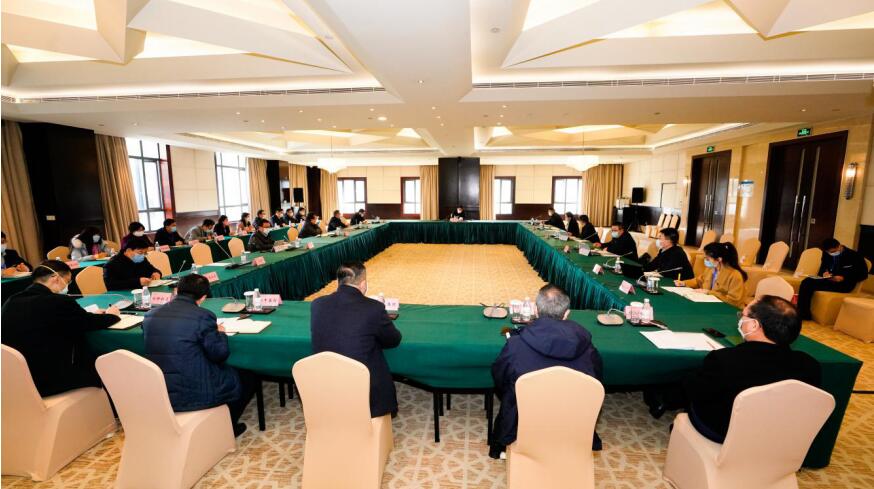 人生就是搏集团召开党委（扩大）聚会转达学习省委常委会精神