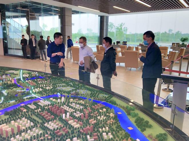 人生就是搏集团向导赴天府橄榄公司 督导检查清静环保事情