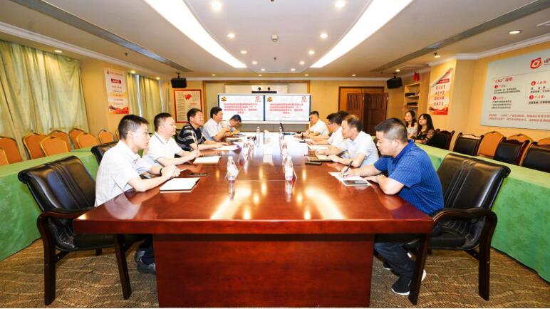 人生就是搏集团党委召开“八一”慰问座谈会