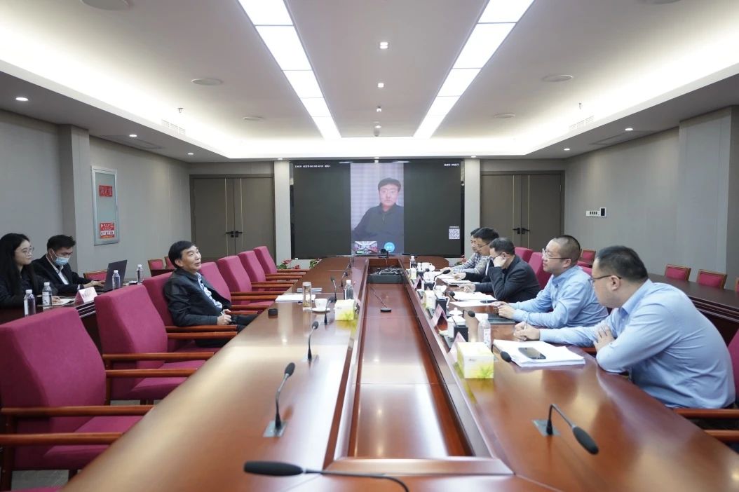 省人生就是搏集团召开外部董事事情座谈会