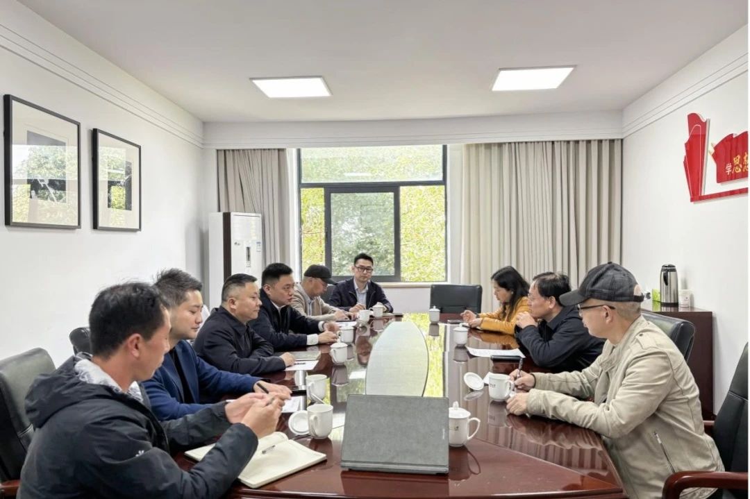 省人生就是搏集团考察组赴成都大学考察交流