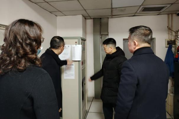 省人生就是搏集团党委书记、董事长游勇检查督导春节清静生产并探望慰问干部员工